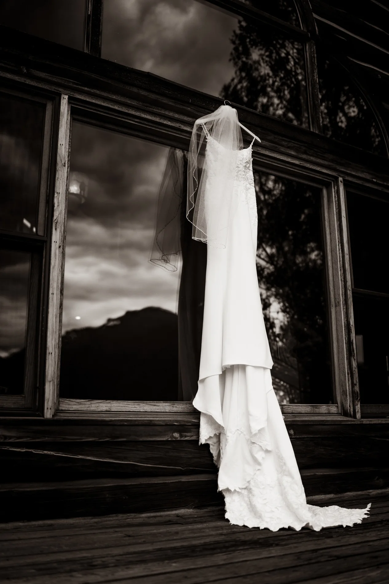 Wedding and couples photography by TBM Design Photography